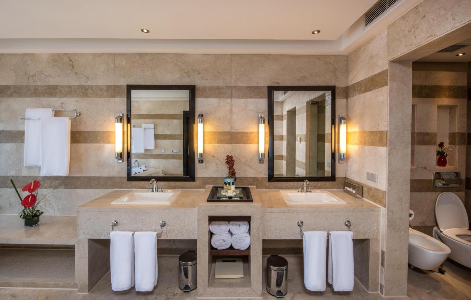Üdülőközpont Reef Oasis Blue Bay & 5*